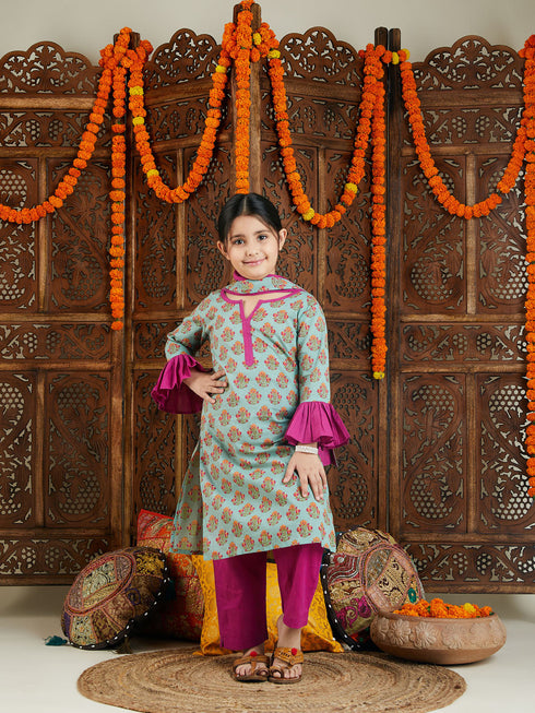 Girl's' Green And Pink Kurta Pant And Dupatta Set
